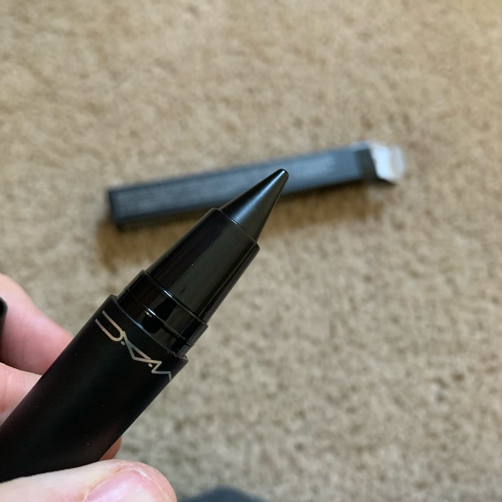 MAC Kajal Crayon Eyeliner (Flourish Me Deep)